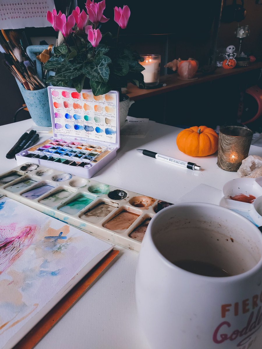 Mayra_Majano's tweet photo. Studio view. Magic is brewing! 🧙🏽♀️🌟
#artstudio #femaleartist #studiotable #insidemystudio #studiovibes #HalloweenVibes #torontoartist #latinxartist https://t.co/mrGEWoXQPs