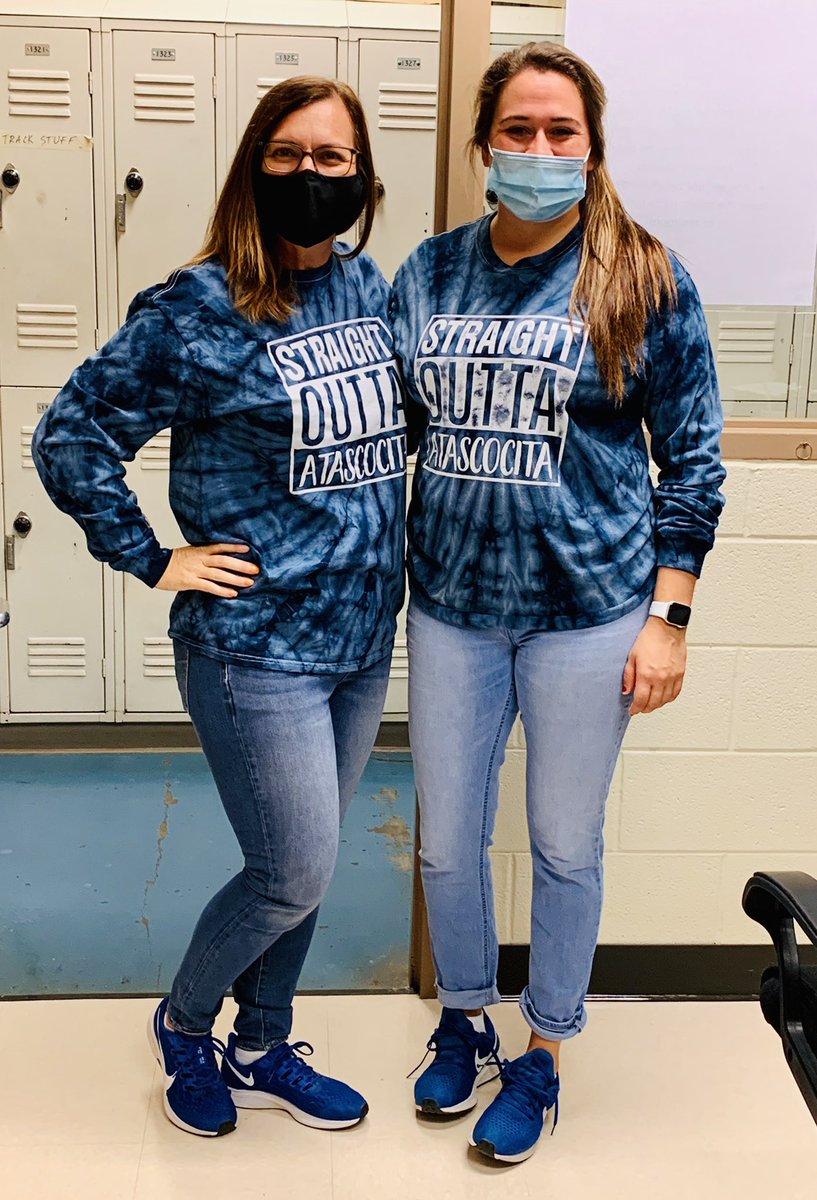 Standing together AGAINST drugs! #RedRibbonWeek2020 #atascatigers #twinning #TwinDay <a href="/MichelleSmit121/">Michelle Smith</a> <a href="/history_ams/">AMS_History</a> <a href="/HumbleISD_AMS/">Atascocita Middle School</a> #JustSayNo