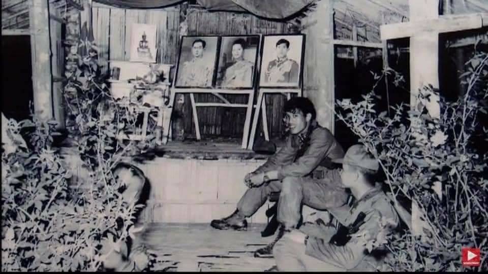 p0JXYDiYm2gEENv's tweet image. ครั้งเมื่อทรงออกรบเคียงบ่าเคียงไหล่ร่วมกับทหารหาญ

#หยุดทำลายบ้านเกิด​ #ในหลวงสู้สู้