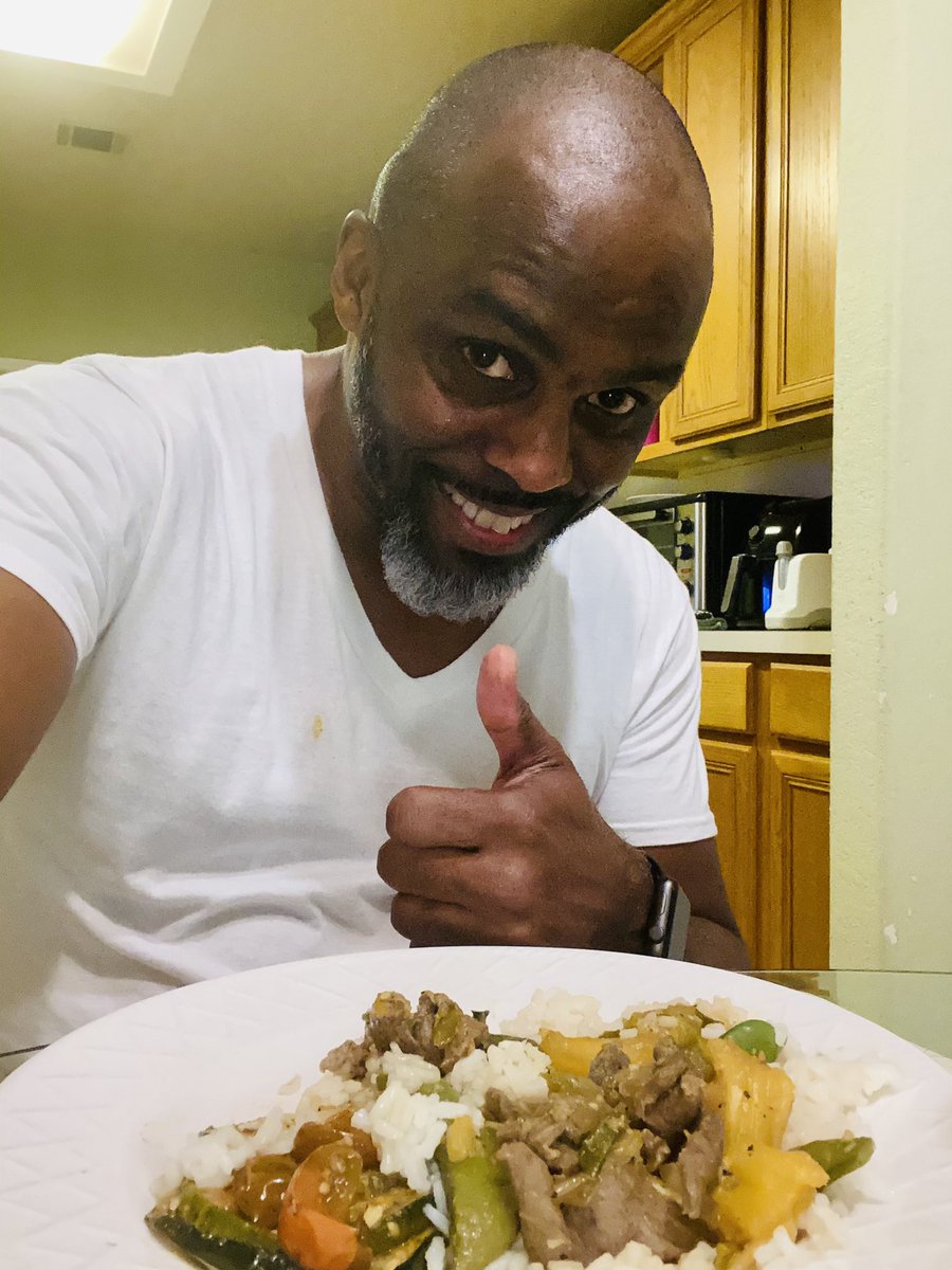 cnodaddy's tweet photo. @kelis Thank you for sharing your world through food! Your #pineapplebeef recipe was a WIN I added a side of roasted zucchini with cherry tomatoes)!
#kelis #mylifeonaplate #greatfood https://t.co/VX8apnR0sz