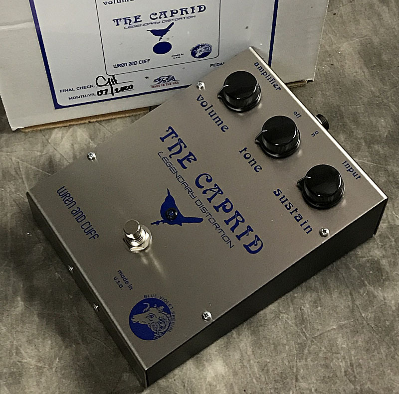 1484_shinjuku's tweet photo. 希少なパーツを用いて制作された限定モデル、Caprid Blue Violet Special Editionが再入荷!!限定モデルとなりますのでぜひこの機会にご検討くださいませ♪
https://t.co/gPCe3N1B4a
#caprid #ファズ #エフェクター #ペダル #限定 #新宿 #WrenandCuff #blue #vilolet https://t.co/y3B6EqMbKi