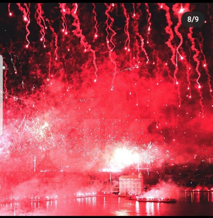 KrojoTV's tweet photo. SRETAN NAM ROĐENDAN #70rcida🔴🔵 #HŽV #TORCIDASPLIT https://t.co/L2LlTkF2i2