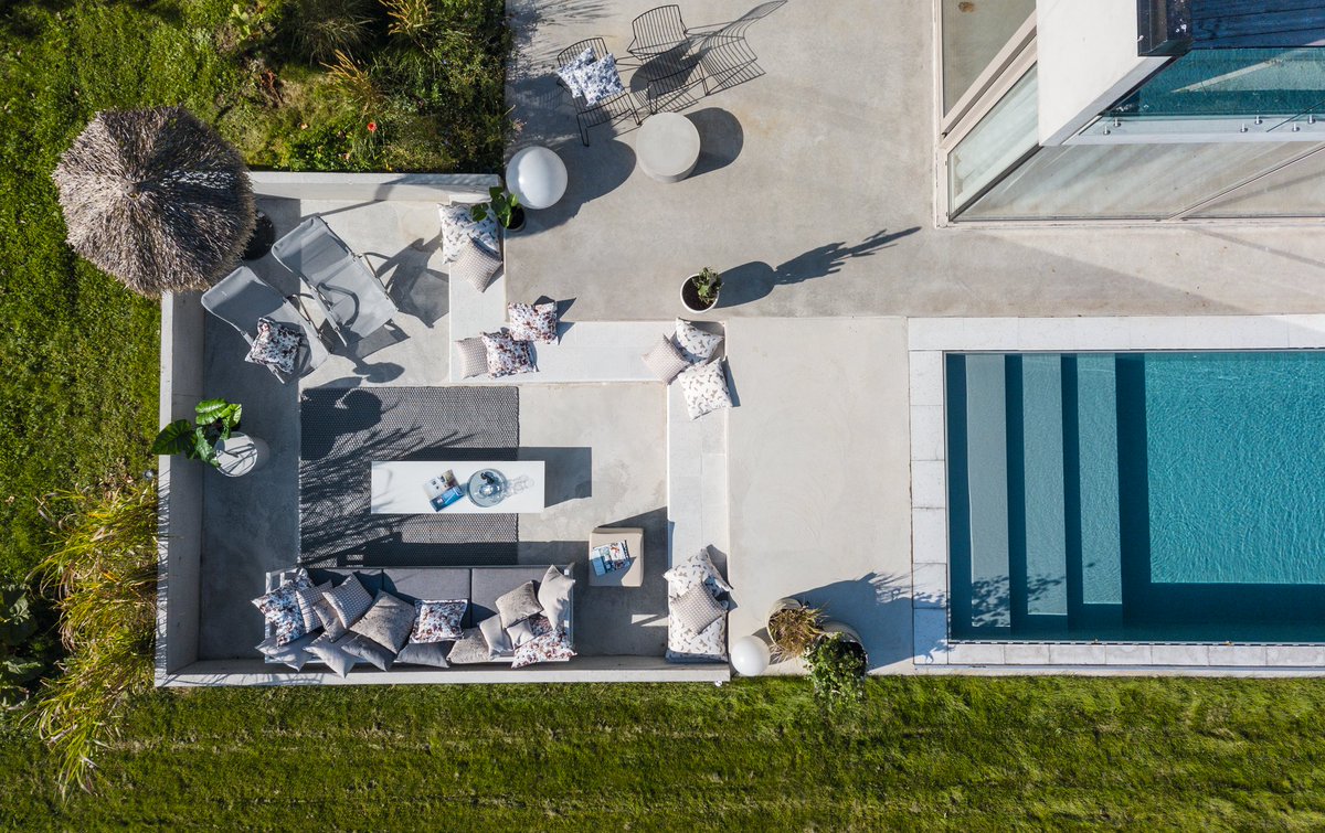 Just because summer's over doesn't mean you can't enjoy your outdoor space! Heat up the pool and make a splash with our indoor/outdoor fabrics.

Explore indoor/outdoor fabrics from JAB Anstoetz: JAB.de
#JABAnstoetz