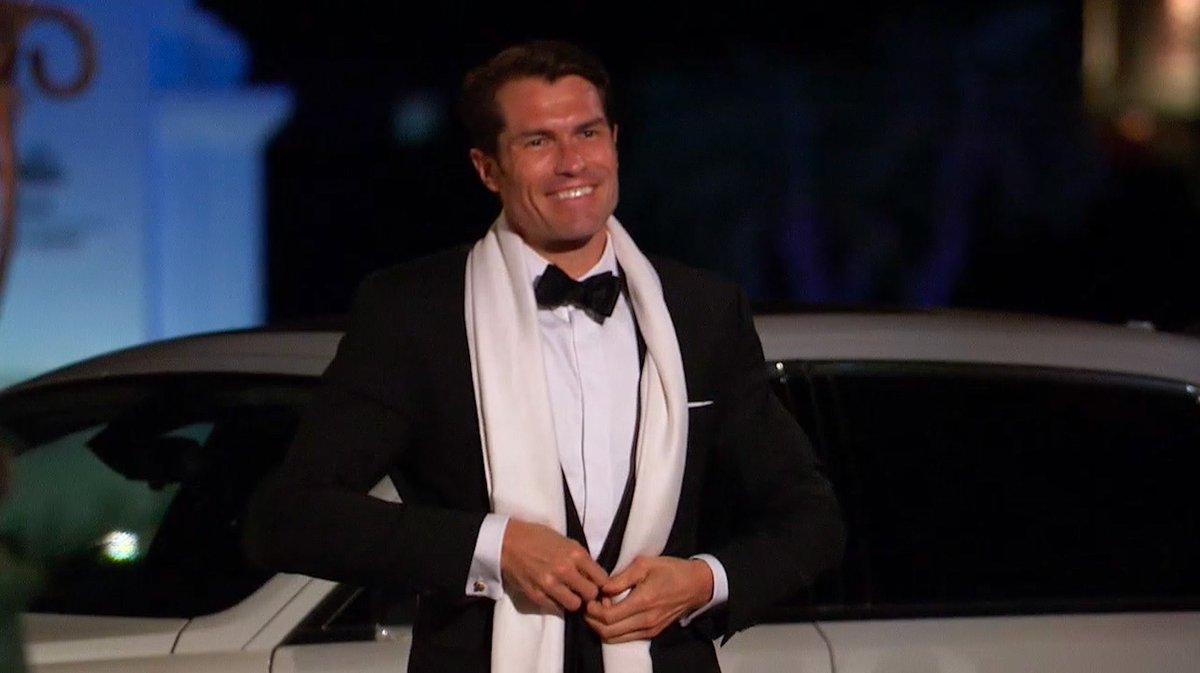 wazzalauren's tweet photo. never once did i think in the year of our lord 2020 i would find myself rooting for someone like bennett #bachelorette https://t.co/rviRW8Wblv