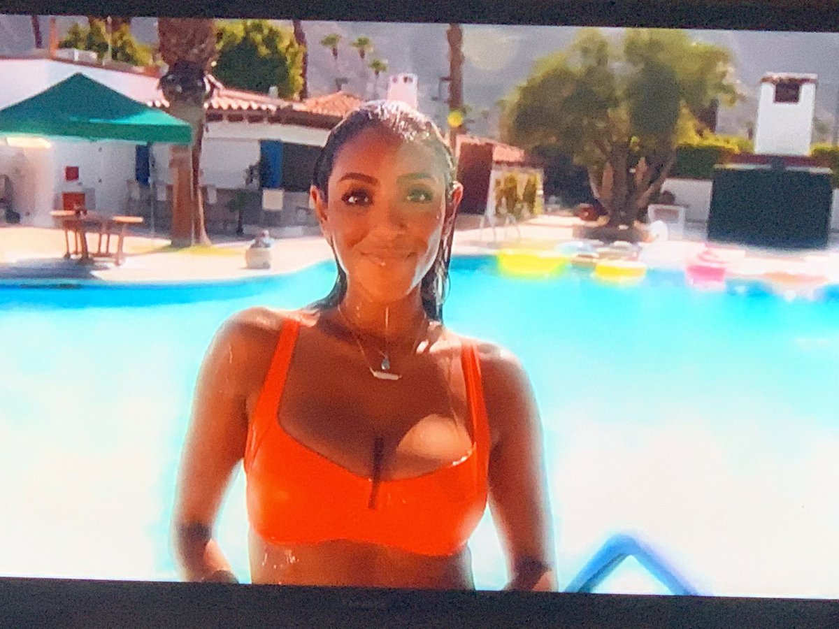 Bitchelorette_'s tweet photo. 2020’s most unlikely hero 

#TheBachelorette https://t.co/eTiqPJpfGo
