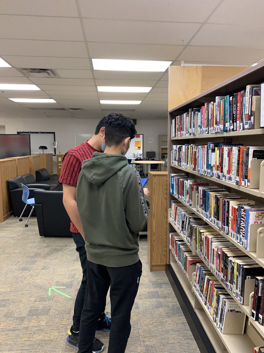 PMSSLibrary's tweet photo. The Learning Commons was so busy yesterday and today that I forgot to tweet about it until now. Research projects, late orientations, book exchanges, filming interviews, troubleshooting tech, it all happens in the Learning Commons. 🤪 #bctla #CSLD2020 https://t.co/c8QTPh9xQ6
