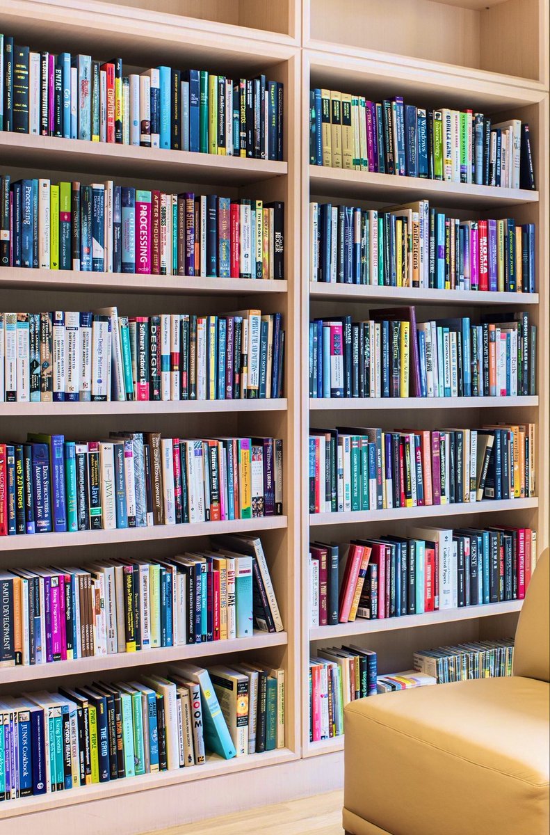 Here are some photos of the epic library at the  @a16z offices.In particular, I like how much the topics overlap between Hollywood and Silicon Valley. While we’re here,  @zackkanter also took the time to analyze them. https://medium.com/@zackkanter/open-sourcing-marc-andreessens-library-ab263bc11367