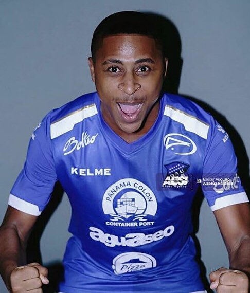 ZonaRemate's tweet photo. Kemuel Patrick vs Tauro FC:

• 23 de 28 en pases. ✅
• 82% efectividad en pases. 👌🏼
• 12 recuperaciones. 😳
• 3 faltas cometidas.
• Ganó el 67% de sus duelos defensivos. 💪🏾

Fue el jugador del @ArabeUnido_ con más pases completados y recuperaciones. 🔵🔵 

#ZRStats 📊⚽️ https://t.co/dwvjpeHali