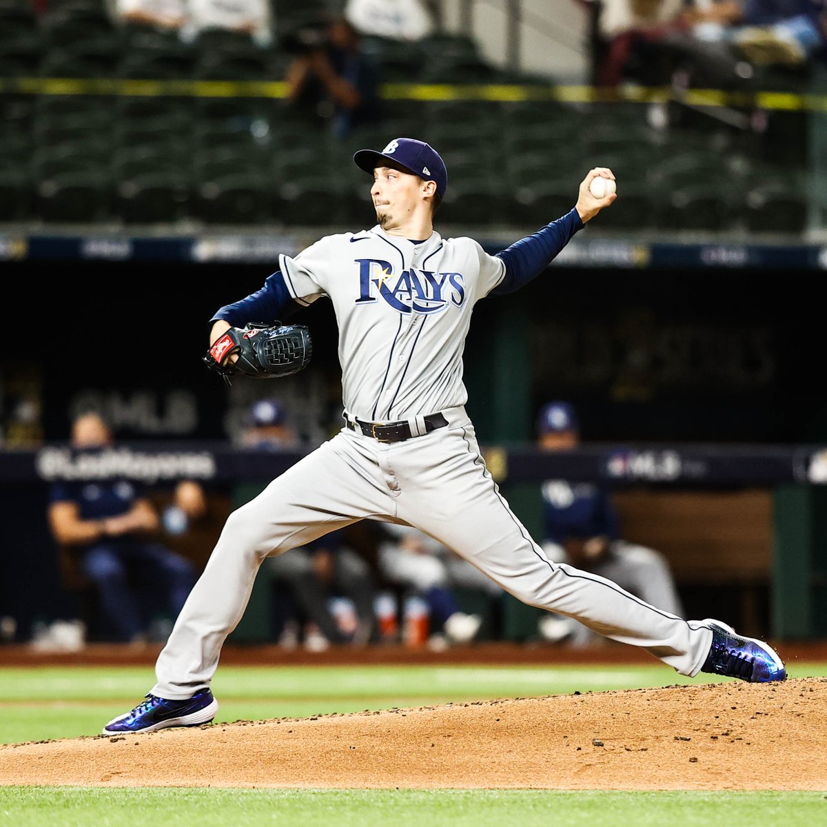 MLBStats's tweet photo. Blake Snell is the only lefty with 9+ Ks and 2 H or fewer in a #WorldSeries game. 

He also did it in Game 2. https://t.co/DNBUqTCSEd