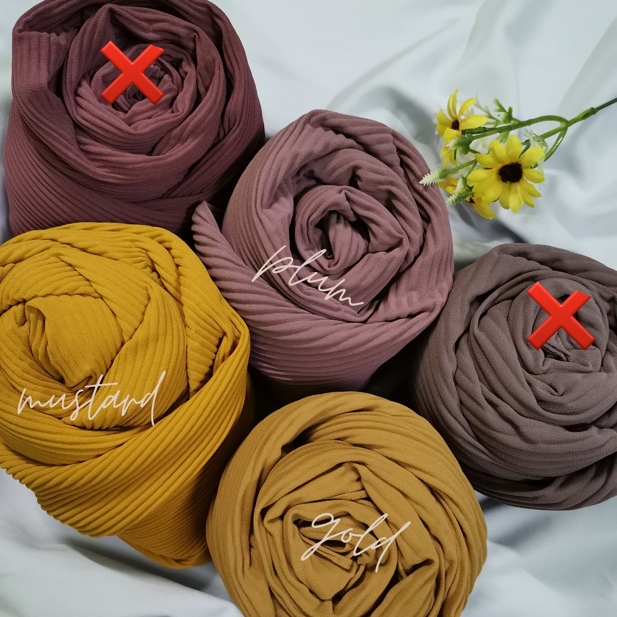 Pleated Shawl RM13 ( np RM15 )Available colour :- Plum Mustard Gold Cream Beige Royal blue Olive GreyRT & drop your hint 