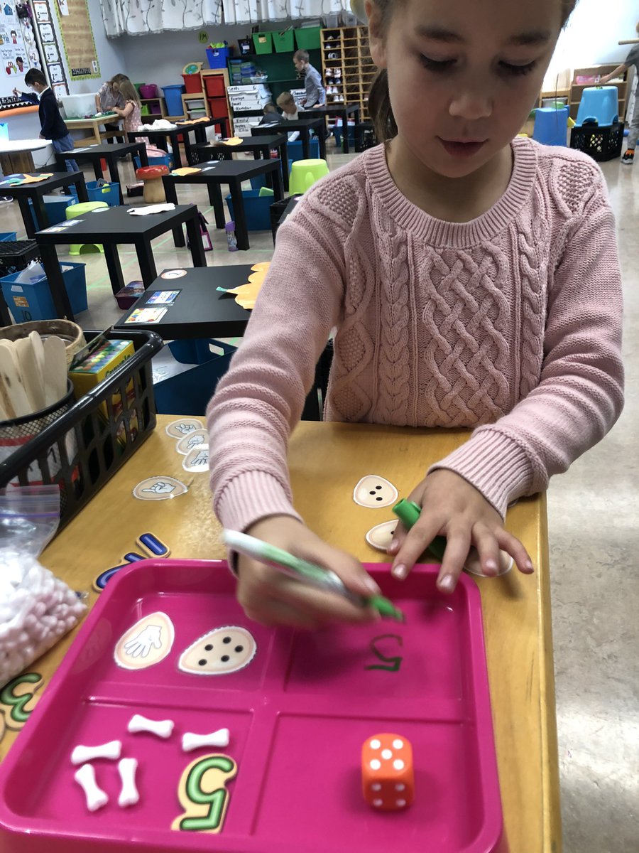 Math, the only subject that counts. Look at her go!@EJSMSchool#counting