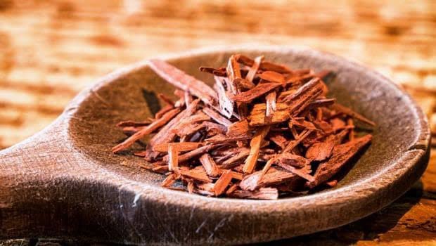 Chandan is said to be helpful during meditation and enhances concentration. It brings man closer to divinity. In traditional medicine, sandalwood oil is used as an antiseptic, astringent and in treating skin ailments.  @desi_thug1  @harshasherni  @punarutthana  @rightwingchora