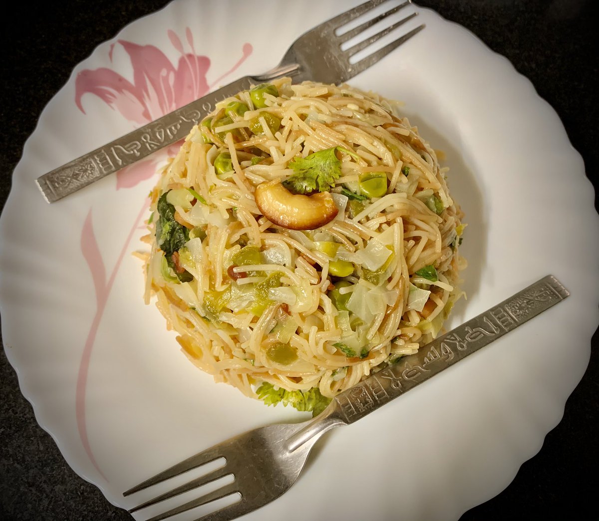 #Aaharam #JainRecipes #VermicelliUpma #SemiyaUpma #SeviyanUpma #VermicelliUpmaRecipe #Vermicelli #BreakfastRecipe

Aaharam brings you Vermicelli Upma, a popular breakfast recipe which can be made instantly
youtu.be/bWhO8CVk0cc