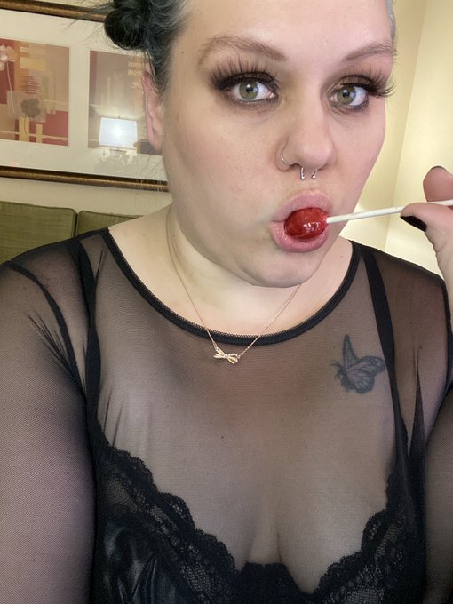 Every girl on here got simps but me. Sigh. https://t.co/vwH0KpFNTo<a href="/tag/bbw"class="tags"><span>#bbw</span></a><a href="/tag/camgirl"class="tags"><span>#camgirl</span></a><a href="/tag/showerfun"class="tags"><span>#showerfun</span></a><a href="/tag/nsfwtwt"class="tags"><span>#nsfwtwt</span></a><a href="/tag/nafw"class="tags"><span>#nafw</span></a>