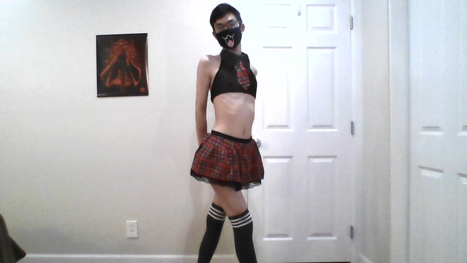 1 pic. Finally decided to go even more public. Might as well start it off with this year's Halloween