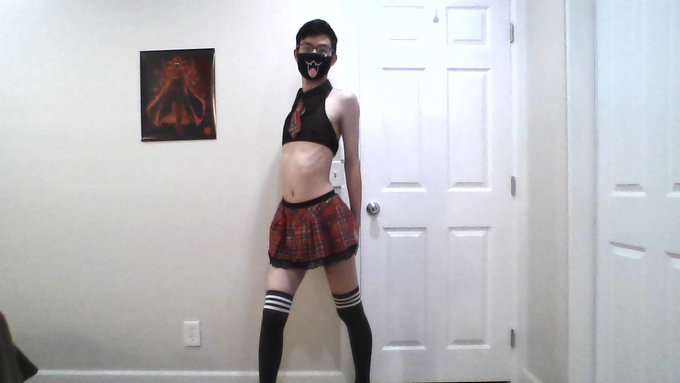 2 pic. Finally decided to go even more public. Might as well start it off with this year's Halloween