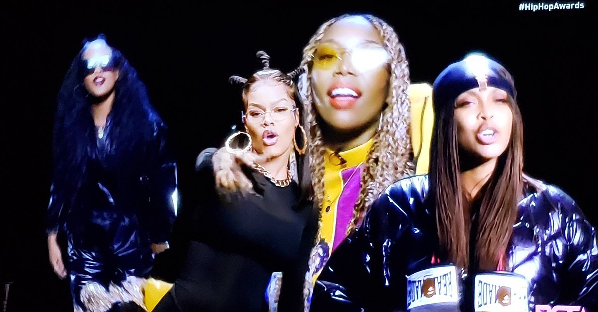 summer0001's tweet image. H.E.R. x Teyana Taylor x Brandy × Erykah Badu = THE BEST CIPHER OF THE NIGHT 🙌
#HipHopAwards