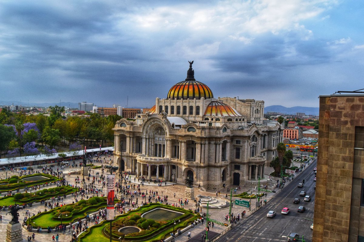DiVilleda's tweet photo. Focused.. ✨📸📸
.
.
#NikonD3300 #Nikon #Nikonmx #D3300 #DSLR #CDMX #BellasArtes #Photographer #Photography #CentroHistórico #Saturacion #Contraste #ReflexCamera #Fotografia #Fotografo #CU #Sky #Colors https://t.co/JKB6zIqSIP