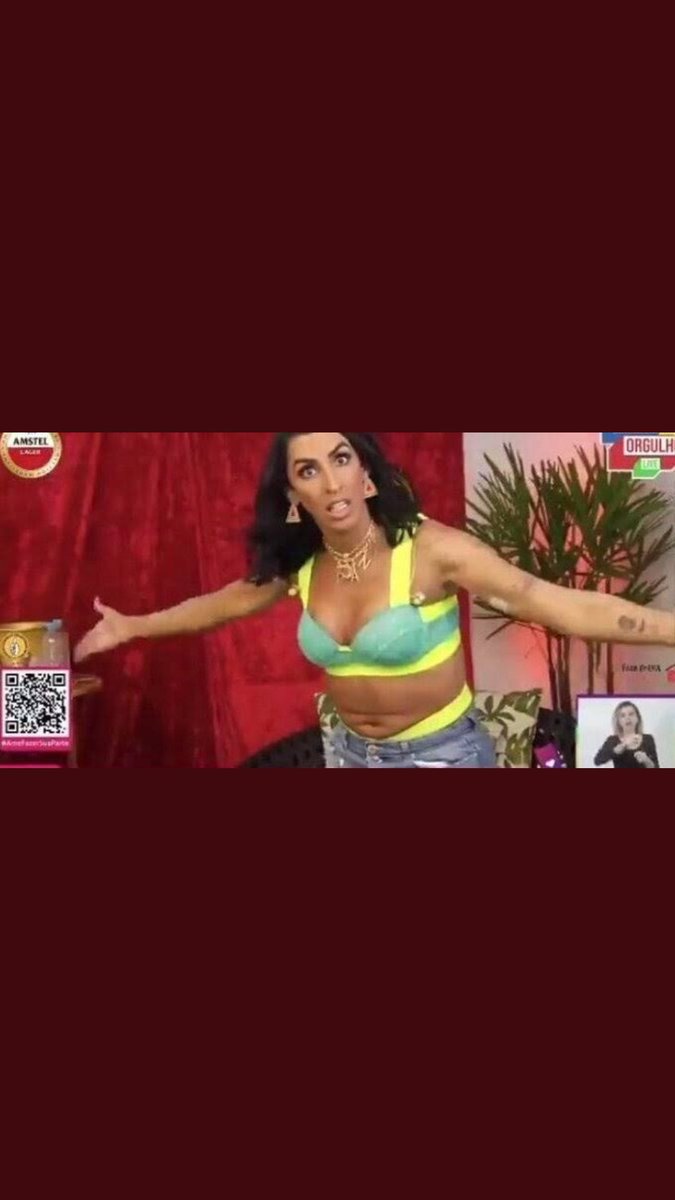 malako034's tweet photo. Gente o Mion sempre fala que não pode ter nem uma troca de olhar ou sussurro sobre o poder do lampião e tá nítido oq o Biel falou pra Victoria então produção bora agir e cancelar a chama vermelha  
#RoçaAFazenda https://t.co/0fb8EpJKjo