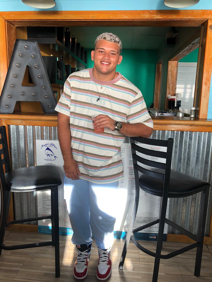 _gregalexander's tweet image. Cumpleaños Feliz 🥂