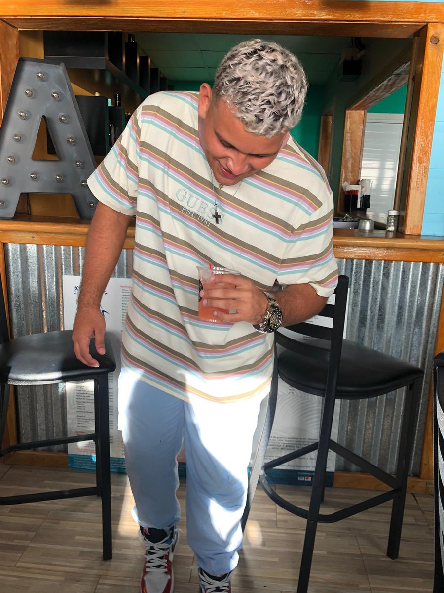 _gregalexander's tweet image. Cumpleaños Feliz 🥂