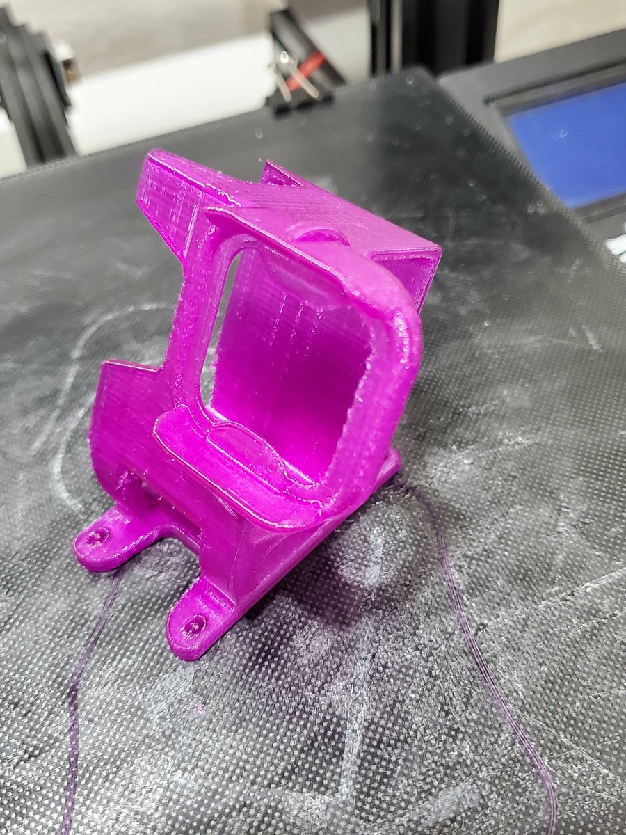 That's a fine looking print!
#creality3d #3dprinting #ender #3dprinter #3Dprinted #drones #fpv #fpvdrones
