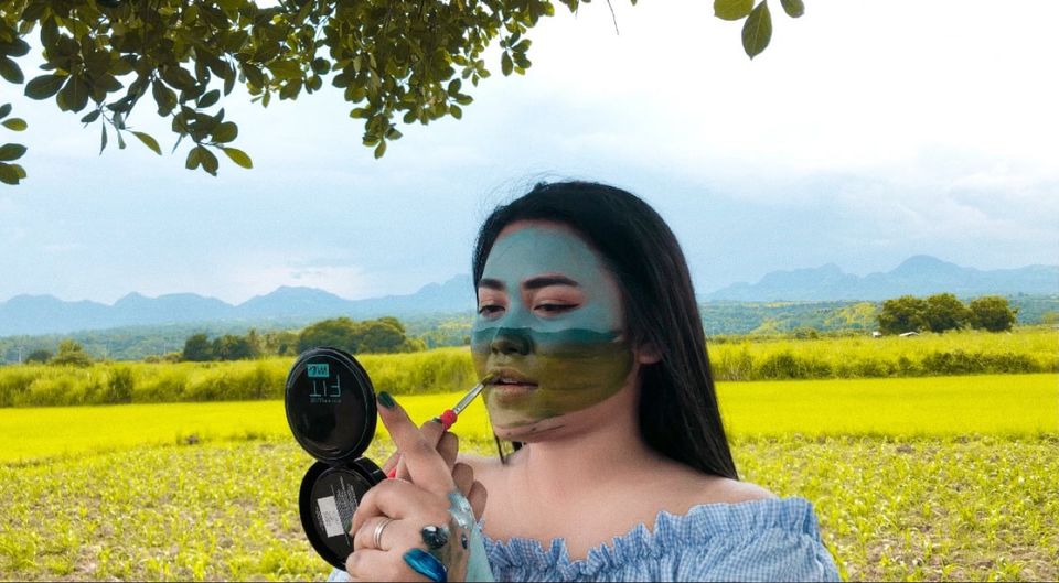 tribunephl's tweet photo. Become one with nature 🌿

This amazing face paint art is worth a second look as visual artist Goldie Yabes blended with her background through her camouflage makeup illusion. | 📸: Goldie Yabes
#artph #makeup #makeupillusion https://t.co/vjXjQ8MNx0