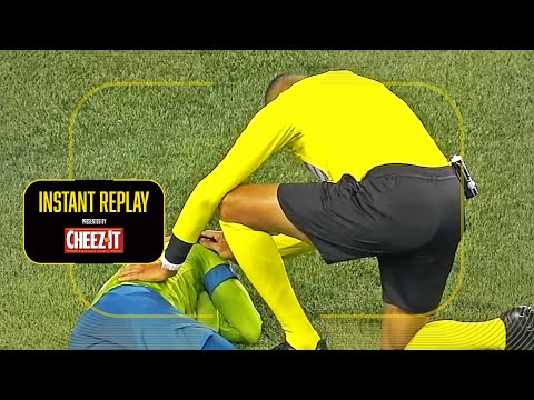 Player ELBOWED by Referee Gets Subbed for Injury
⚽https://t.co/EZ3tgkaTNI
⚽News, rumors: https://t.co/5YVEmYF7j9 #Soccer #MLS #Sports https://t.co/qsJQy6CzLV