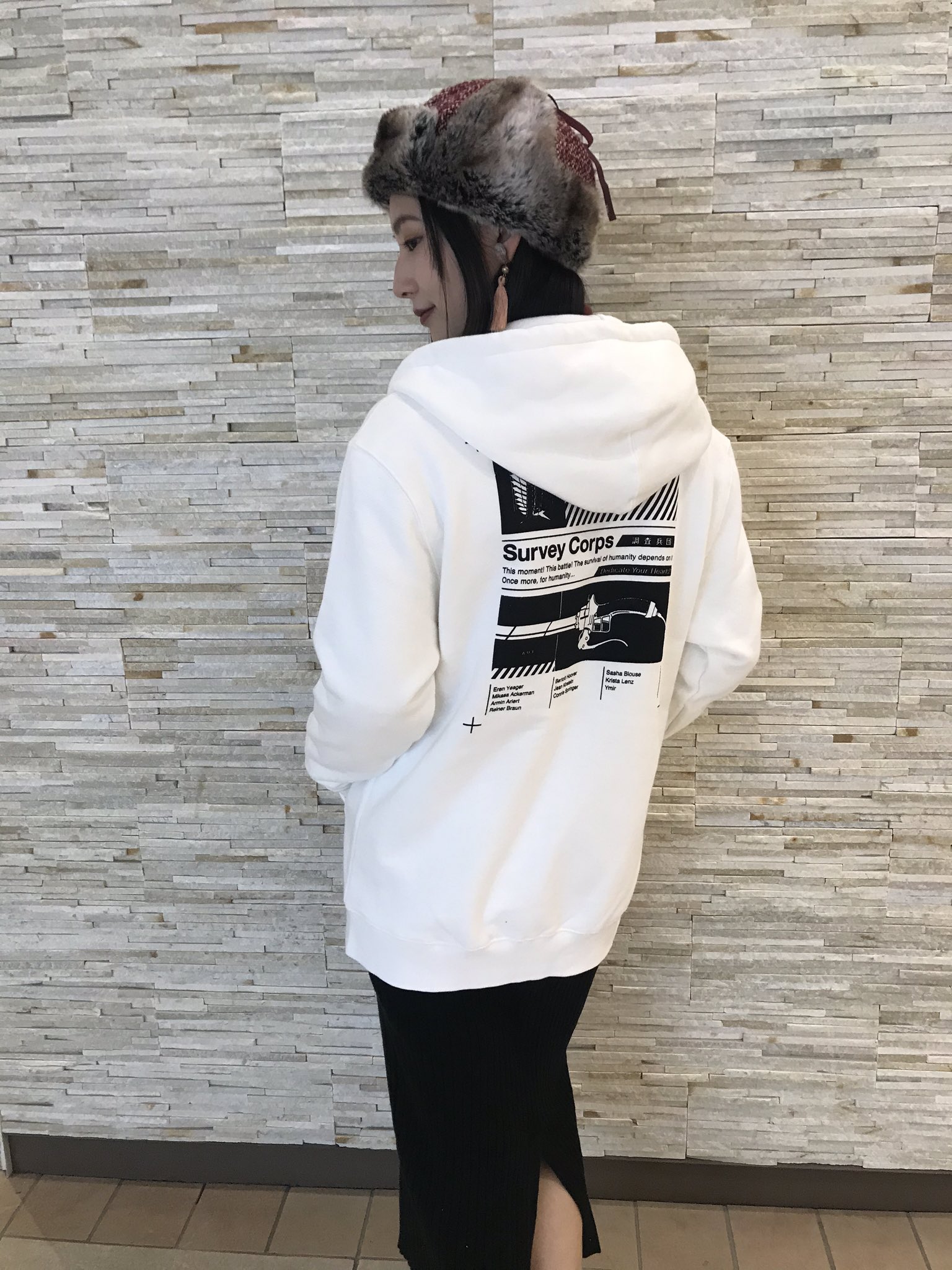 R4g Official 進撃の巨人 Survey Corps Zip Hoodie 調査兵団がテーマのグラフィックをプリントしたzipパーカー 胸元には調査兵団のマークを 背面には 心臓を捧げよ を英字にしたものなどがプリントされています Web Store T Co R4g Official 進撃の巨人 Survey Corps Zip Hoodie 調査兵団がテーマのグラフィックをプリントしたzipパーカー 胸元には調査兵団のマークを 背面には 心臓を捧げよ を英字にしたものなどがプリントされています Web Store T Co