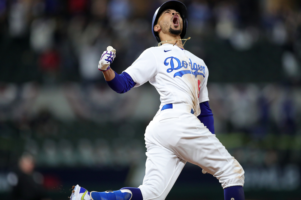 MLBPAA's tweet photo. For the first time since 1988, the Los Angeles @Dodgers are your 2020 #WorldSeries champions!

What a season, what a series. #LATogether https://t.co/8LMBfYTz4e