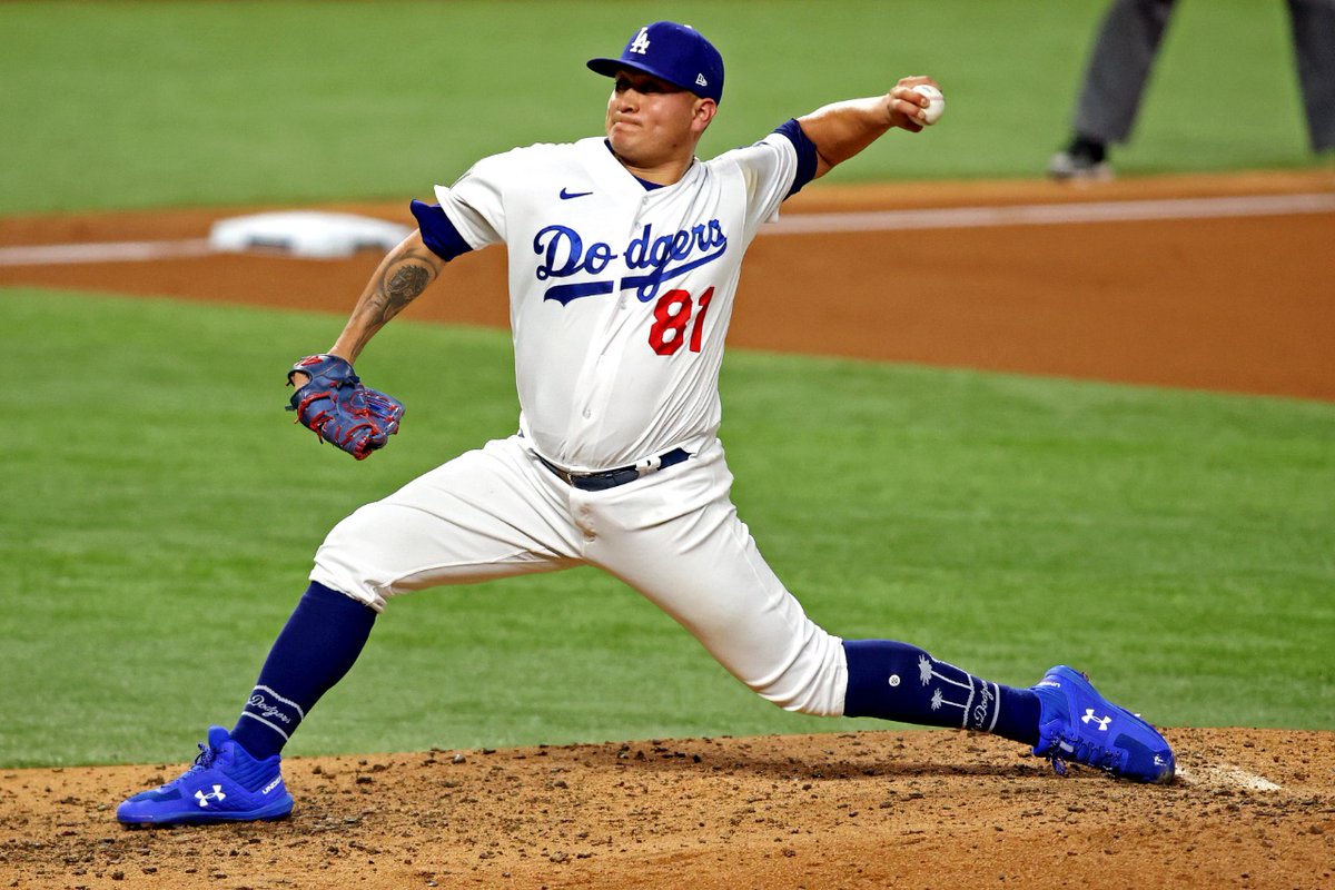 panchogzz's tweet photo. 32 años después los Dodgers ganan la #SerieMundial de la mano de dos mexicanos. El nayarita Víctor González se lleva el triunfo y el sinaloense Julio Urías el rescate. Noche redonda. #WorldSeries 

Gran cobertura en @laaficion, @septimaentrada_, @mediotiempo y @mmdeportesmx https://t.co/MiwiJsmIxF