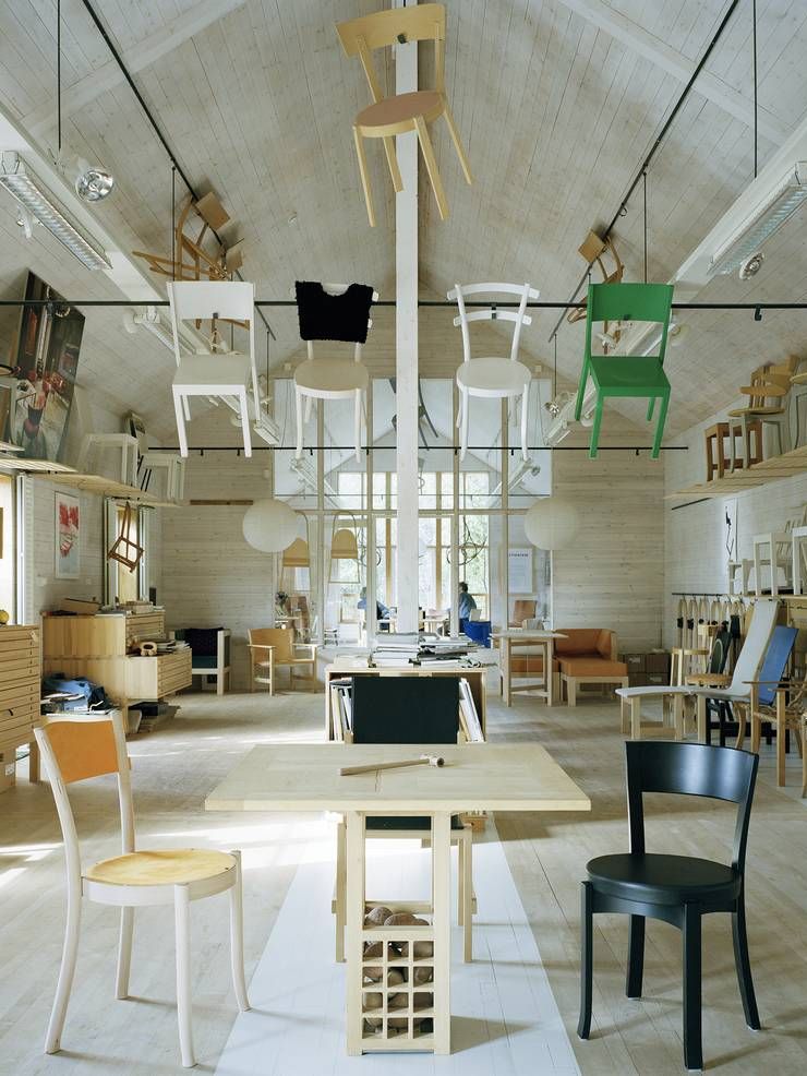 For Monocle November, I interviewed one of Sweden’s most important interior architects, Åke Axelsson. He has created a large array of public environments during a career spanning 60 yrs. A design journey currently shown at @apetersen_collection. More at monocle.com/magazine/issue…