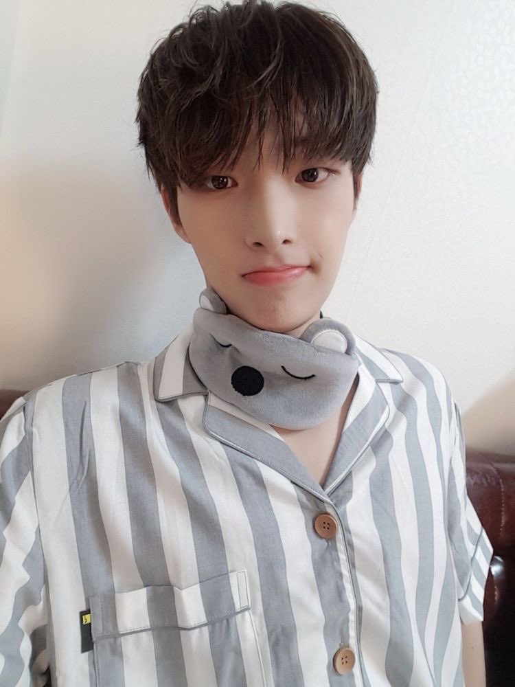 mingithink's tweet image. ive been up all nigjt so its my bedtime! i love yall ill see u later