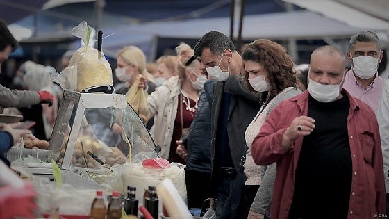 'Virüsü gençler bulaştırıyor, yaşlılar ölüyor'
yeryuzutanigi.com/index.php/2020…