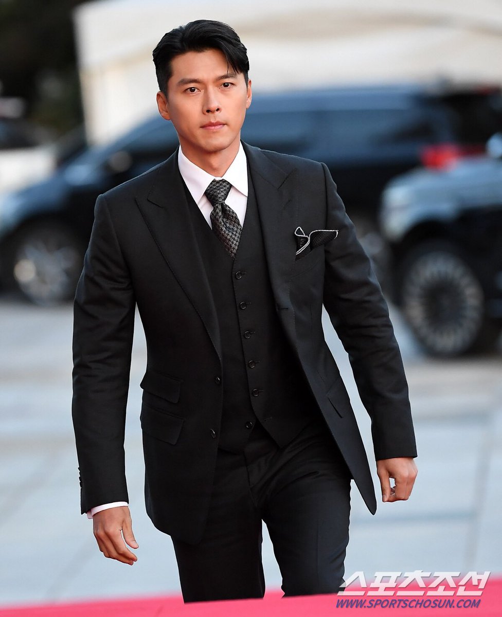 HB__ONE's tweet photo. 2020
대한민국 대중문화예술상 대통령표창🎖

Press 

#2020대중문화예술상 #대통령표창
#현빈 #HYUNBIN #김태평 https://t.co/GxIinQjf9g
