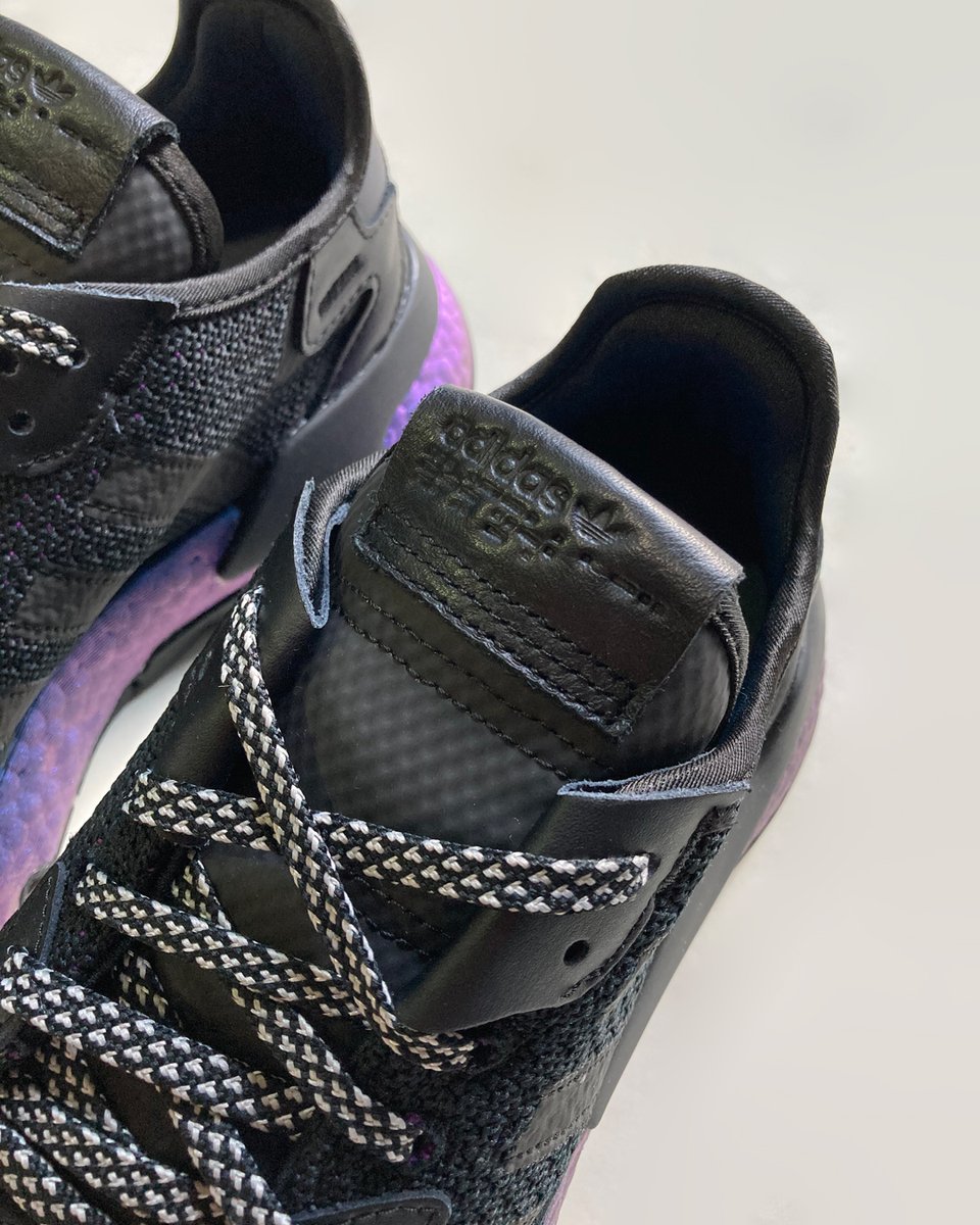 QLOZET's tweet photo. リフレクション素材を初めて搭載し、
80年代人気を博した”NITE JOGGER”が
adidas史上最高峰のクッショニングと称される「ブーストフォーム」を採用し、
現代テクノロジーによりアップデートを完了。 

adidas 
NITE JOGGER

SIZE: 9 1/2
COLOR: CORE BLACK

https://t.co/g56tqyqfNu https://t.co/yghME8olL3