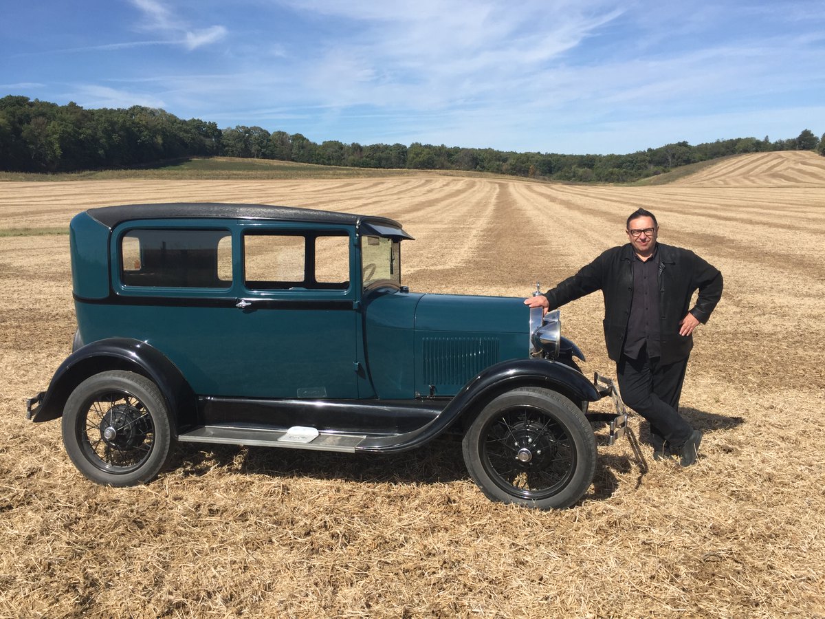 They said: 'Let's do a big road trip across American art, Waldy. We'll put you in a muscle car and send you off in the footsteps of Jackson Pollock.' I was really excited. Then the car turned up.. 

See for yourselves. It's on iPlayer. Right here. bbc.co.uk/iplayer/episod…