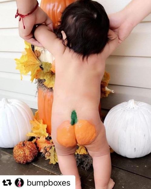 What are your littles going to be for #Halloween? Anyone doing this? 🤣🤣🤣 #Repost 
· · · 
Pumpkin butts are back!! ❤