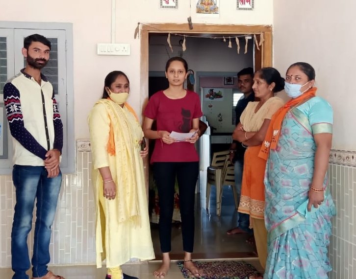 SagarTHACKER8's tweet photo. આજ રોજ અબડાસા વિધાનસભા પેટા ચૂંટણીમાં ભારતીય જનતા પાર્ટીનાં ઉમેદવાર પ્રદ્યુમનસિંહ જાડેજાને જંગી બહુમતીથી જીતાડવા અબડાસા વિધાનસભા ના ઘડુલી ગામ મધ્યે ડોર ટુ ડોર પ્રચાર કરવામાં આવ્યું.@maltibenbjp https://t.co/9gPerPhjXc