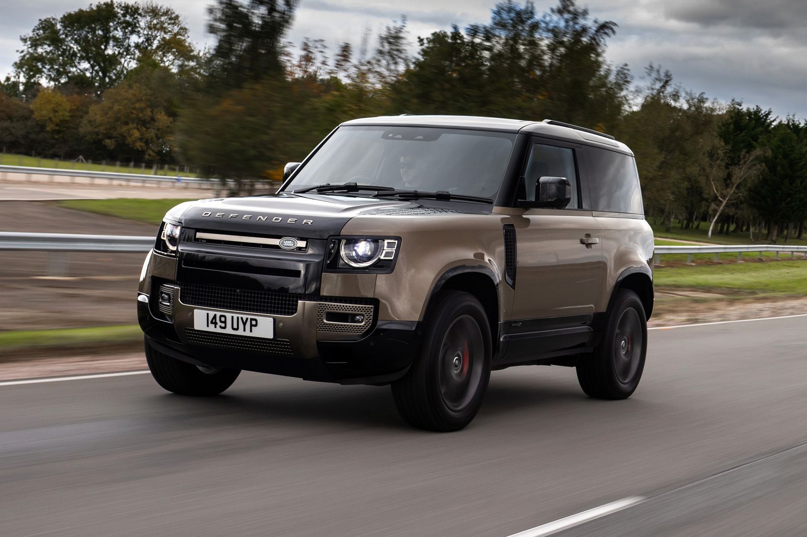 2022 Land Rover Defender 90 P400 X review - Drive