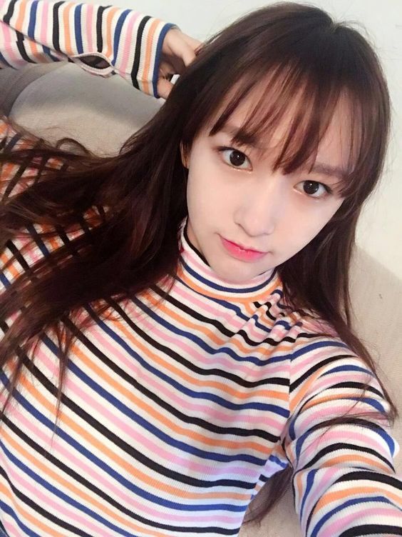 may you enjoy this awesome evening to the fullest and i wish you have a great time ahead. good evening, everyone! gonna put this old selcas of mine to brighten your evening. (◕ᴗ◕✿)