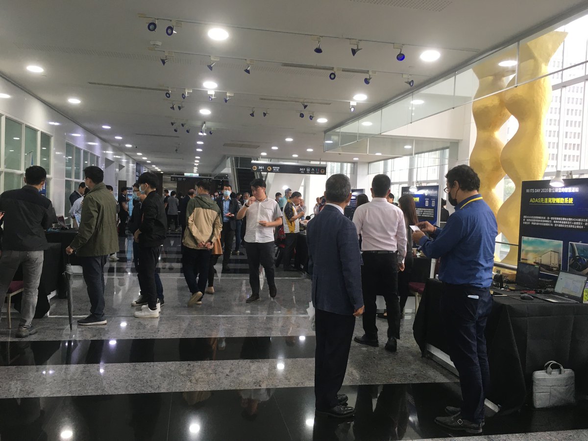 Systech_ST's tweet image. 由資策會舉辦, III ITS DAY 2020數位轉型的智慧運輸於10月22日於台大醫院國際會議中心圓滿落幕!

康訊科技當日成功展出「ADAS 先進駕駛輔助系統」,安裝便利且價格合理,支援各項感測器,以提升駕駛行車安全,降低街道事故發生率,以降低企業成本!