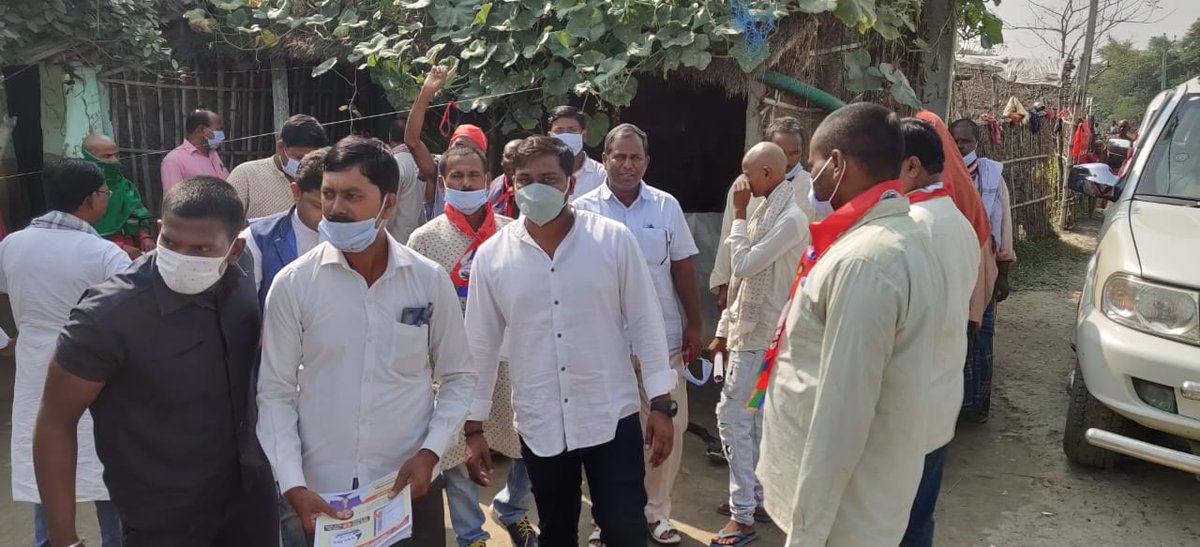 santoshjsahani's tweet photo. 76 सिमरी बख्तियारपुर के सिरवार वीरवार पंचायत में जनसंपर्क अभियान चलाया। इसके तहत जनता के साथ पार्टी की चुनावी रणनीति एवं सिद्धांत पर चर्चा की गई। जनता ने भी खुलकर अपनी राय रखी।
जनता के इस स्नेह और सहयोग के लिए धन्यवाद।
#voteforsonofmallah #vippartyindia #Mukesh_Sahani https://t.co/opEi0VsEGU