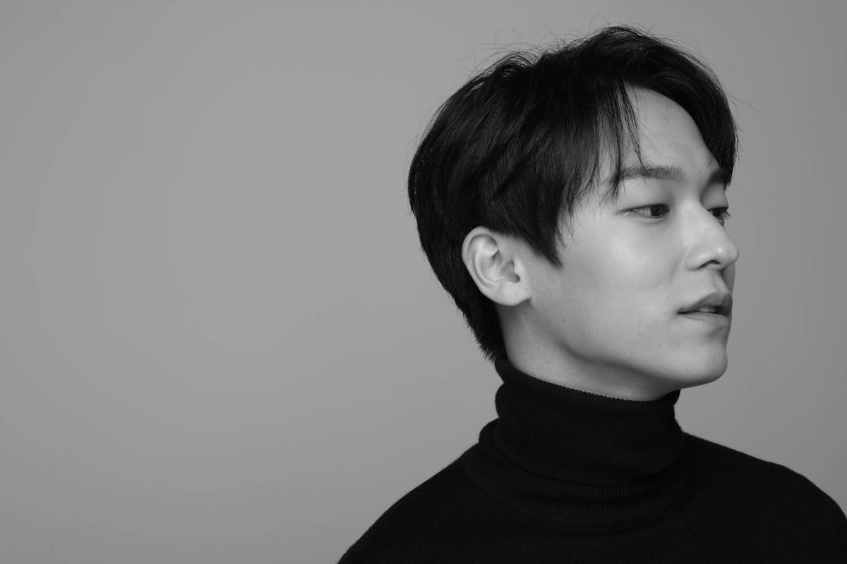 FCLIVE_official's tweet photo. #BYUNGHUN PREMIUM ONLINE FANMEETING 2020
❤️💙❤️💙❤️💙❤️

11/21(SAT)
1부(1部)13:00～
➡️https://t.co/VRXy0RKcHs

2부(2部)16:30〜
➡️https://t.co/pLg8CwTnD0

많은 관심하고 사랑을 부탁드립니다!
沢山の関心と愛をお願いします！

@iam_byunghun #병헌 https://t.co/971A0Vb5ro