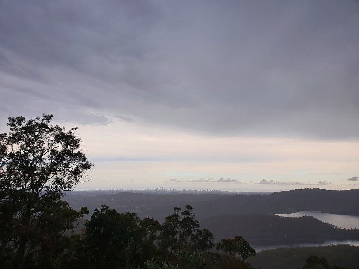 hodgson_d's tweet photo. Never seen a storm roll in so pretty, be prepared Gold Coast #storms #weather #NaturePhotography @SciNate https://t.co/DF7UwxjPZ8