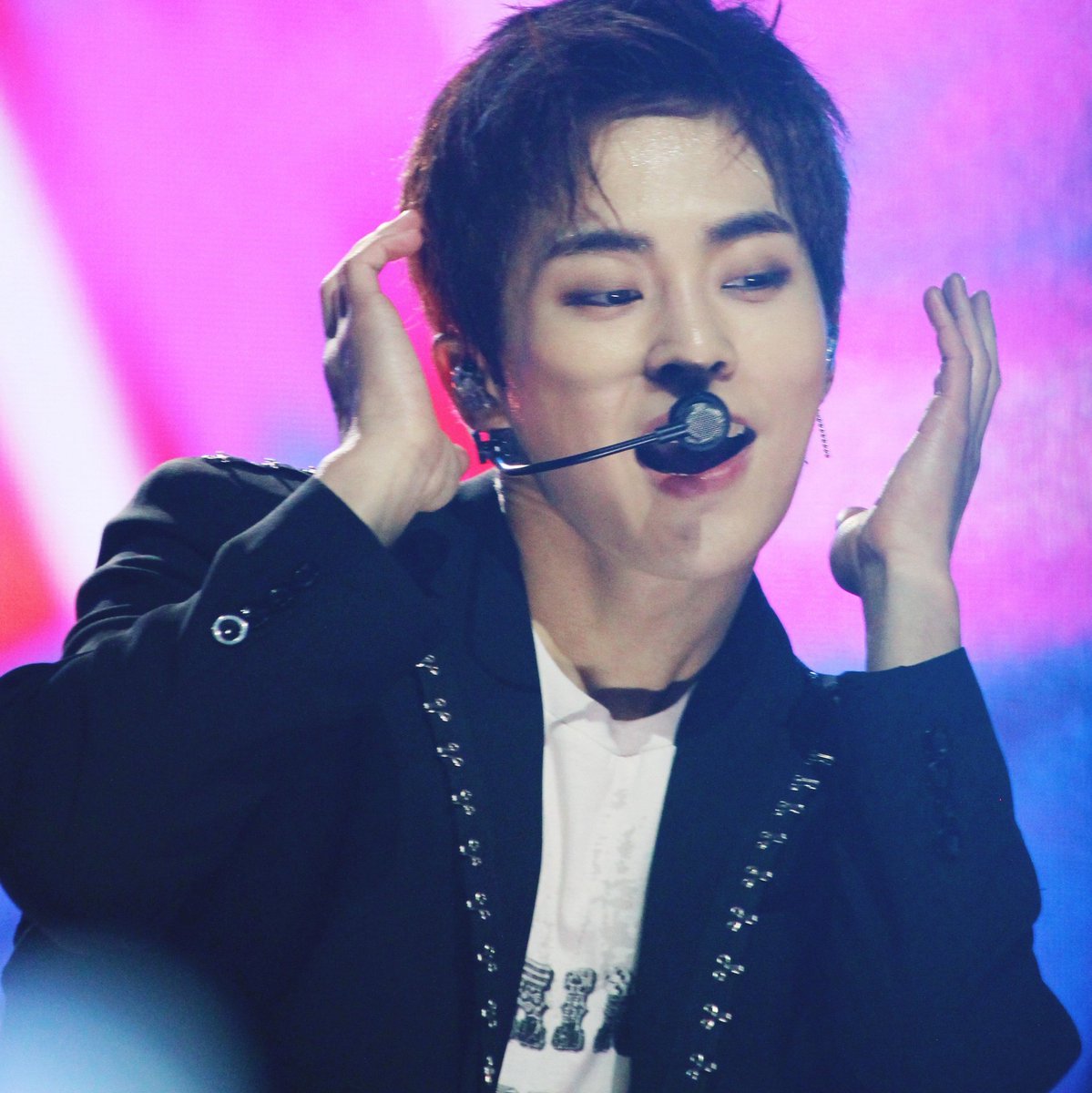 minseokiebelles's tweet photo. 181028 EXO's XIUMIN at MBC Show Champion in Manila 2018

 #LastKokoStop #XIUMIN #시우민 https://t.co/TTgaOFbHN4
