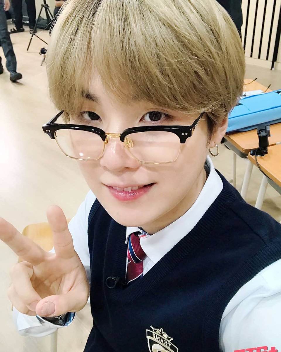 Divya44939016's tweet photo. RUM BTS EP 113 SELFIES PART 2 💜🤩
 #runbtsep113 #runbts2020 #방탄소년단 
#BTSV #BTS_BE #BTSARMY #BTS #kimnamjoon #kimseokjin #MinYoongi #Dear_ARMY #FROM_ARMY #TO_BTS
#JUNGHOESOK #parkjimin #kimtaehyung #jeonjungkook #ARMY  #V #JUNGKOOK #JHOPE #namjoon #JIN #Suga #JIMIN https://t.co/dwij1alVZG