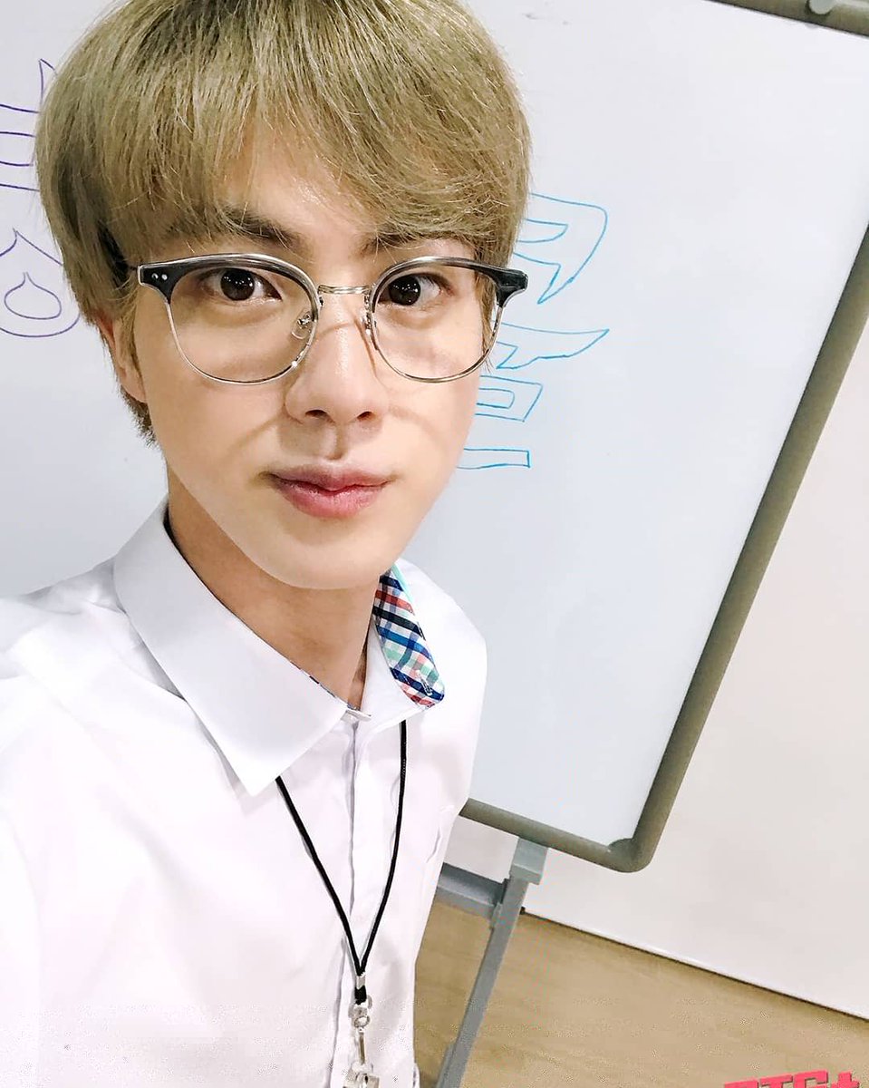 Divya44939016's tweet photo. RUM BTS EP 113 SELFIES PART 2 💜🤩
 #runbtsep113 #runbts2020 #방탄소년단 
#BTSV #BTS_BE #BTSARMY #BTS #kimnamjoon #kimseokjin #MinYoongi #Dear_ARMY #FROM_ARMY #TO_BTS
#JUNGHOESOK #parkjimin #kimtaehyung #jeonjungkook #ARMY  #V #JUNGKOOK #JHOPE #namjoon #JIN #Suga #JIMIN https://t.co/dwij1alVZG