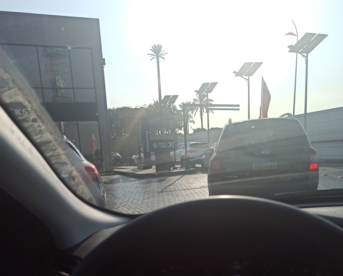 CaiGyp's tweet photo. Good morning starbucks .. this is much 🤦‍♂️ https://t.co/rzuAstWfej