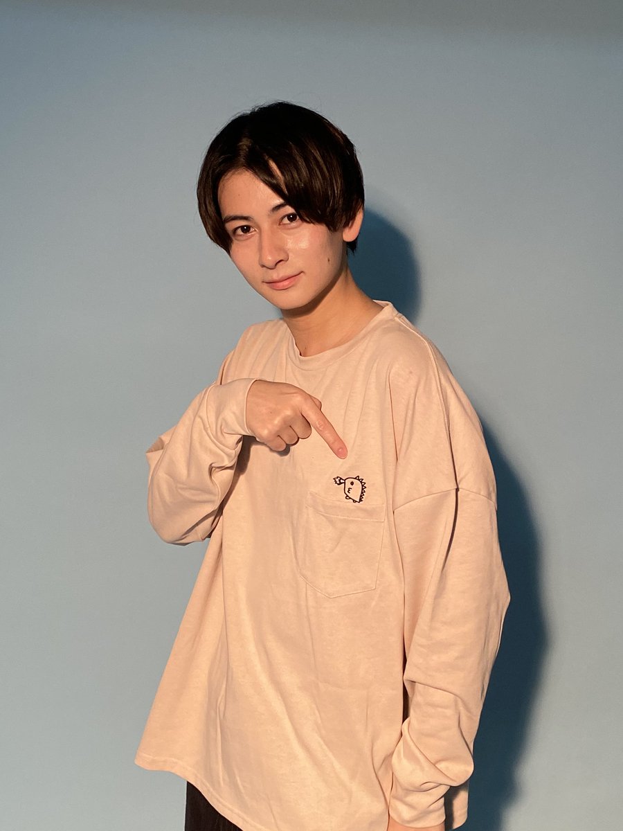 akemizu_toshiki's tweet photo. 【報告】
#日向坂46 さん×#DASADA の
着用モデルをやらせて頂きました！

どれもかわいいアイテムなので
是非チェックしてみてね✨
https://t.co/OYBuenWo48

@hinatazaka46 
@dasada_project https://t.co/MZ7AseOEs7